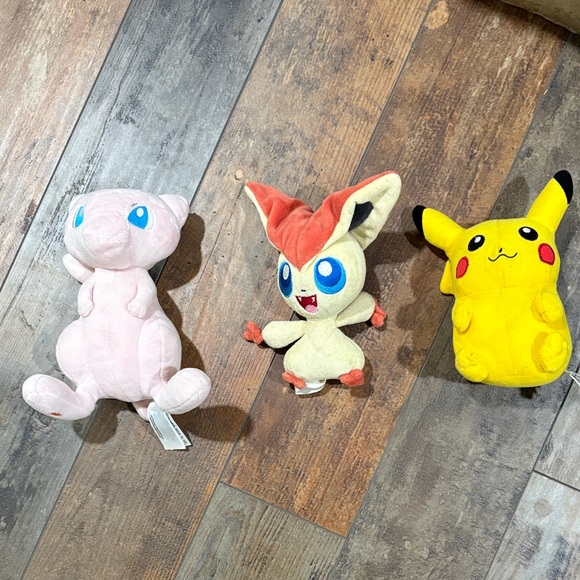 Pokemon Plush Trio - Mew, Victini, Pikachu - Picture 1 of 7
